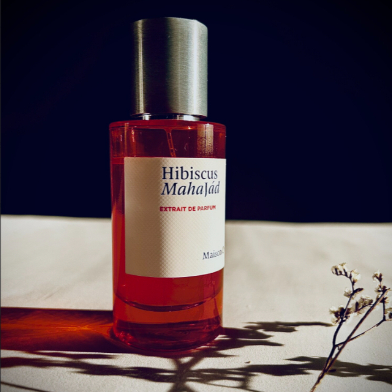 Perfume Fragrance Making - メゾン・クリヴェリの高級香水、ラスティング・オードパルファム。オリエンタルフローラルウッディの香りで、6種類の独特の香りが特徴です。