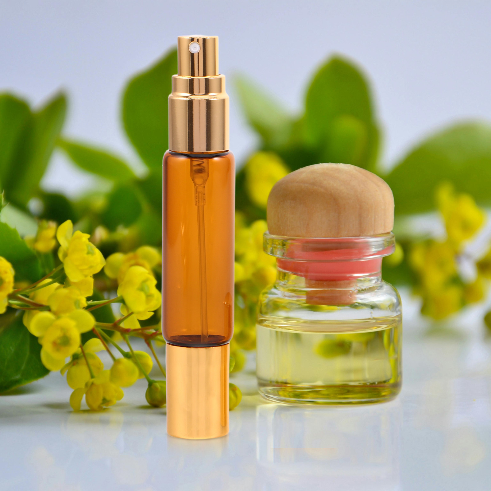 8個入りデュアルヘッドアンバーガラス製エッセンシャルオイルロ - On Perfume & Fragrance Kota Bogor のレビューと価格
